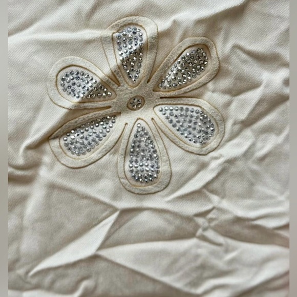 NWT Venti6 super stretchy, comfortable tan joggers with flower Appliques - Picture 3 of 4